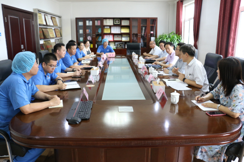 中紡院黨委委員、副總經(jīng)理李開占一行 蒞臨東綸公司調(diào)研慰問