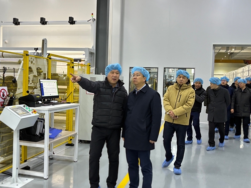 天津經(jīng)濟(jì)技術(shù)開發(fā)區(qū)黨委書記、管委會(huì)主任洪世聰一行赴東綸天津公司安全檢查和慰問